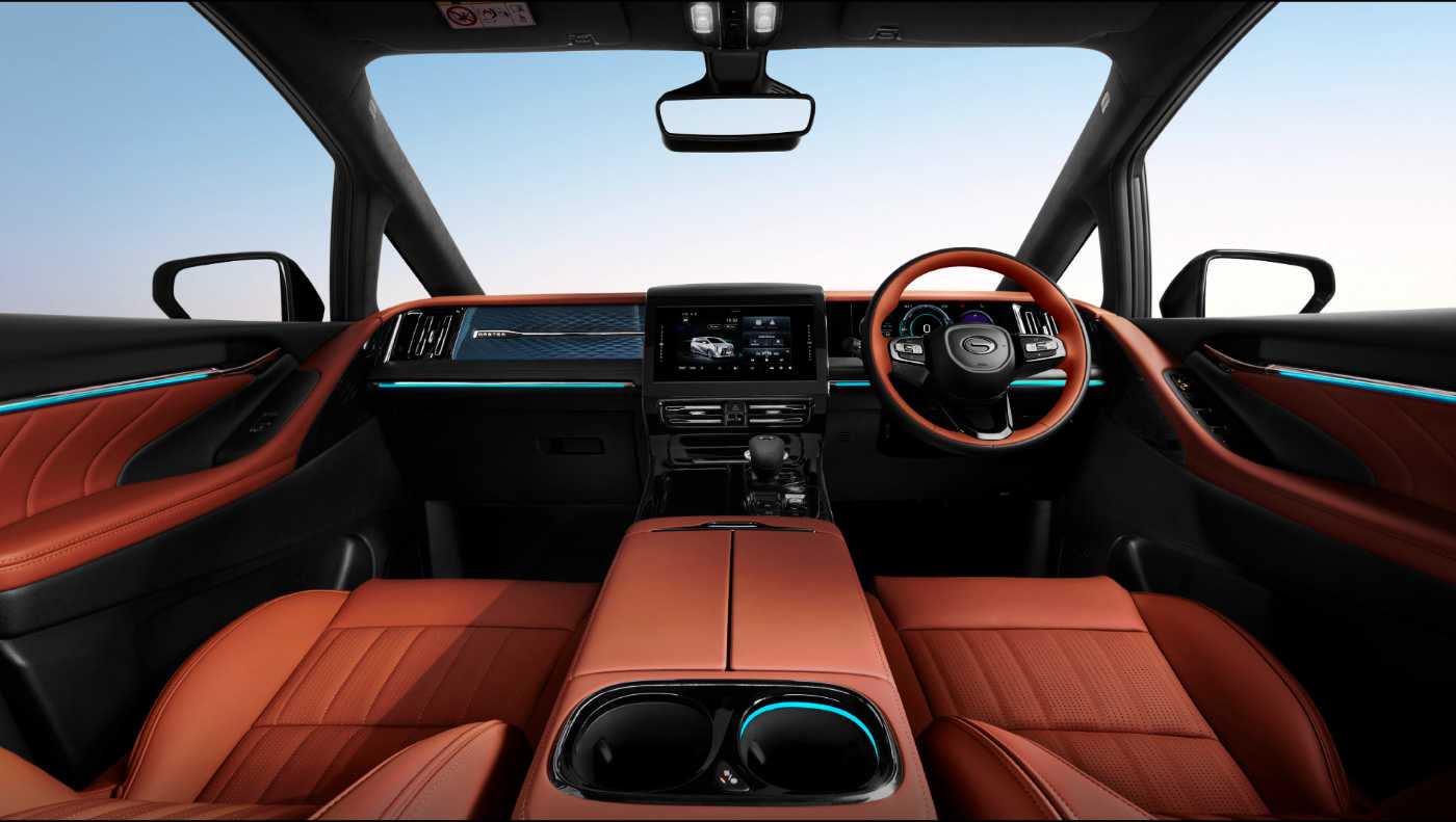 GAC M8 front interior